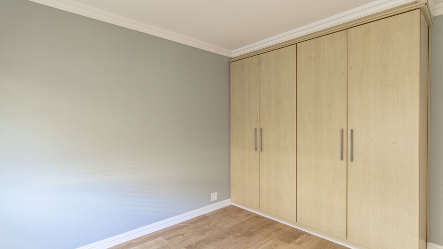 To Let 5 Bedroom Property for Rent in Myburgh Park Western Cape